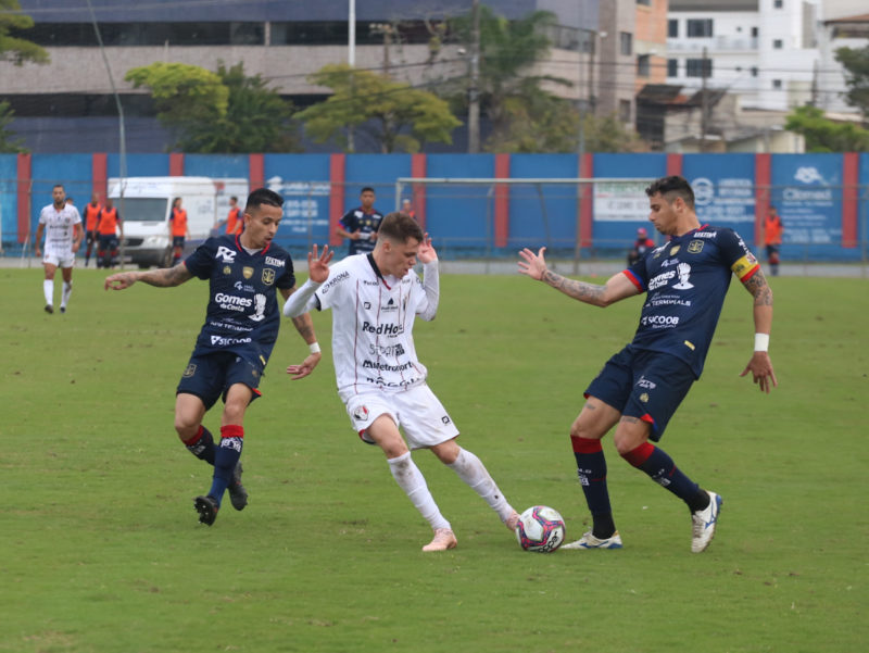 Tricolor mant&eacute;m o tabu de 10 anos sem vencer jogando em Itaja&iacute; – Foto: Vitor Forcellini/JEC