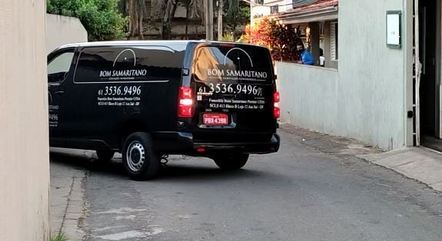 Carro funer&aacute;rio que buscou o corpo de L&aacute;zaro Barbosa – Foto: Fred Silveira/Divulga&ccedil;&atilde;o/ND