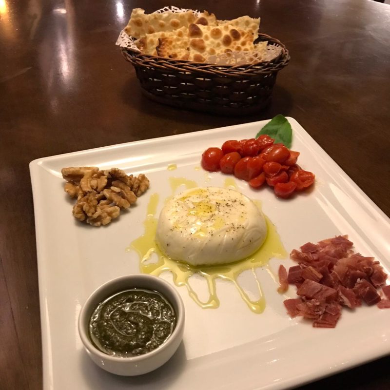 Burrata Lenha & Oliva – Foto: Lenha & Oliva/Florianópolis