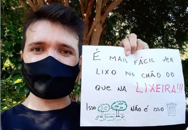 Em suas redes sociais, Vitor compartilha a rotina do projeto ‘Clean Walk’ e busca conscientizar as pessoas para a destina&ccedil;&atilde;o correta do lixo – Foto: Arquivo Pessoal/ND