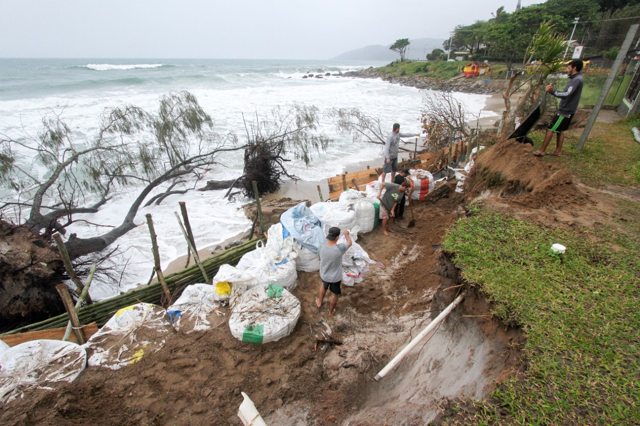 Medo E Risco Aumentam Para Moradores No Morro Das Pedras Em Florianópolis