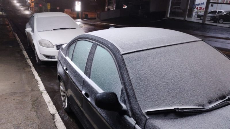 Nevou em S&atilde;o Joaquim nesta quarta-feira (30) – Foto: Felipe Bottamedi/ND