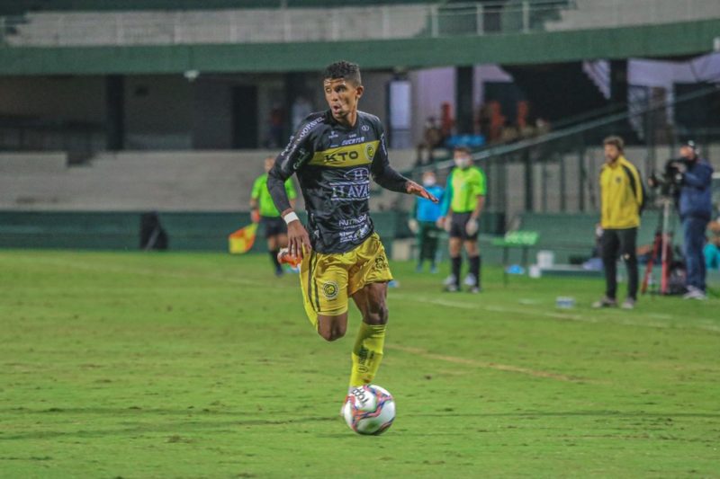 Oberdan em ação pelo Cascavel – Foto: Felipe Fachini/FC Cascavel