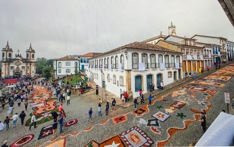 Ouro Preto confecciona tapetes artísticos – Foto: Divulgação