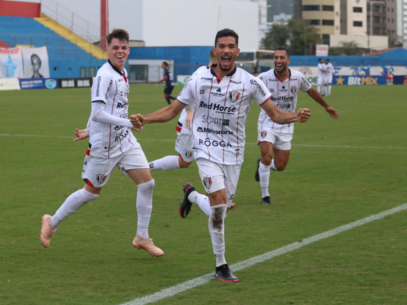 Paulo Victor abriu o placar da partida – Foto: Vitor Forcellini/JEC