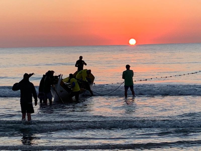 Pesca da tainha na Barra da Lagoa – Foto: Leandro Silva/Divulgação/ND