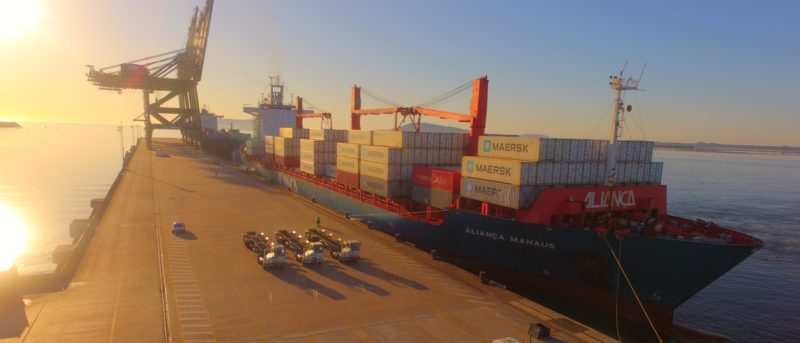 Colaboradores do Porto Itapoá movimentam R$ 30 milhões por ano na economia local