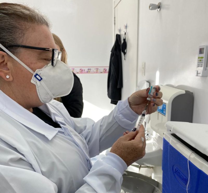 Vacinação para pessoas de 47 anos inicia nesta quinta-feira (17). – Foto: Prefeitura de Chapecó/Divulgação/ND