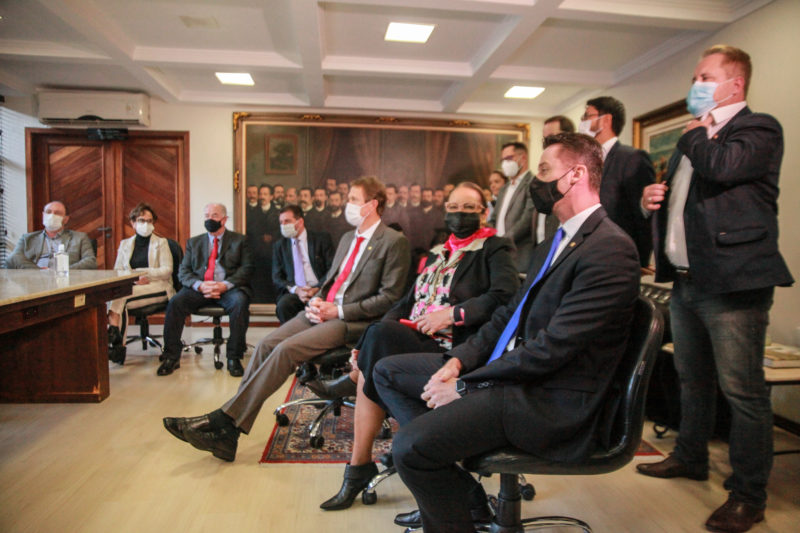 Governo anuncia que vai ouvir outros Poderes – Foto: Alesc