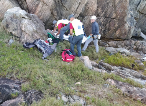 Equipe do Corpo de Bombeiros de Navegantes iniciaram os procedimentos de primeiros atendimentos – Foto: Corpo de Bombeiros/Divulga&ccedil;&atilde;o