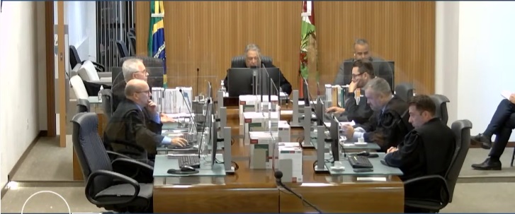 Sess&atilde;o ocorreu na noite desta quinta-feira (17) – Foto: Reprodu&ccedil;&atilde;o/YouTube