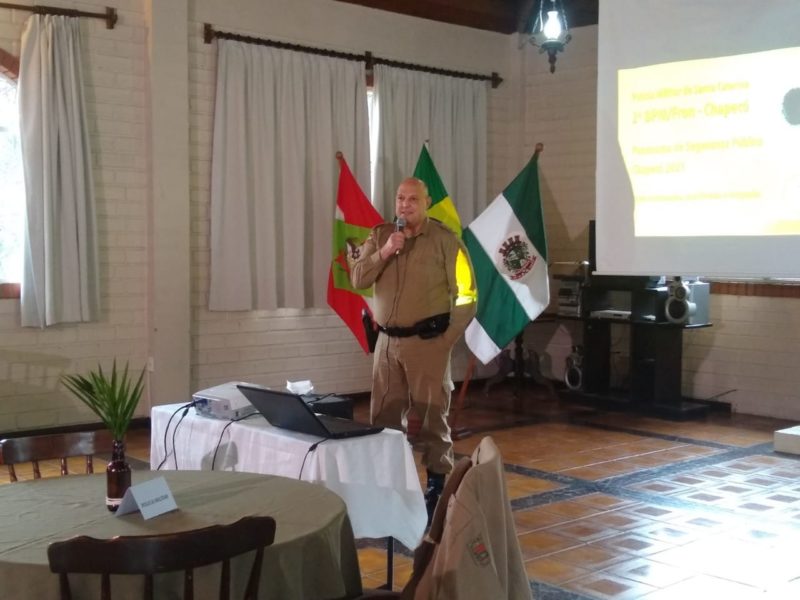 Comandante do Batalh&atilde;o da PM, tenente-coronel Ademir Barcarollo explanou sobre as a&ccedil;&otilde;es implantadas para conter os crimes na cidade e regi&atilde;o – Foto: Carolina Debiasi/ND