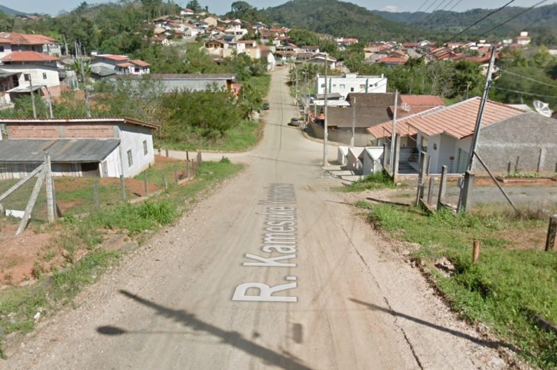 Homem é atingido por sete tiros em frente a própria família em Blumenau – Foto: Reprodução/Google Maps