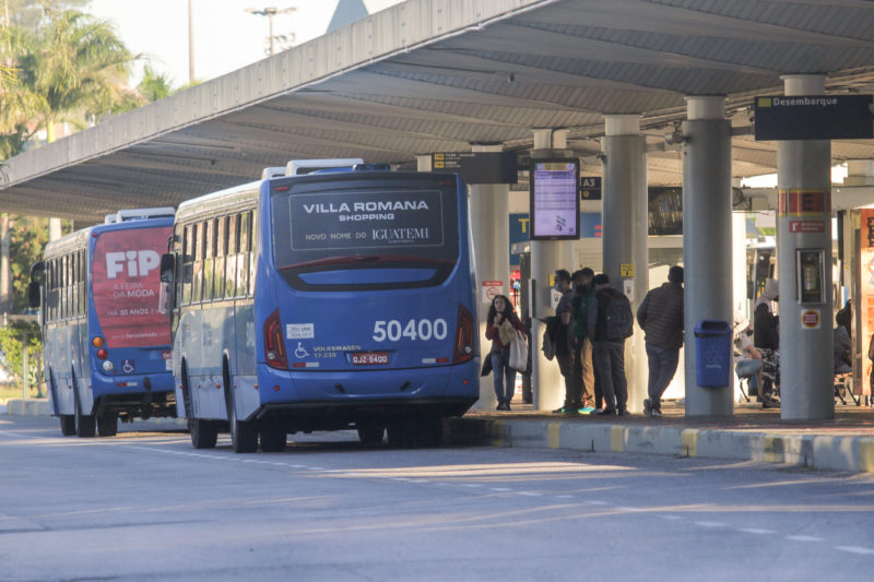 Ataques em Florianópolis afetam circulação de ônibus. 