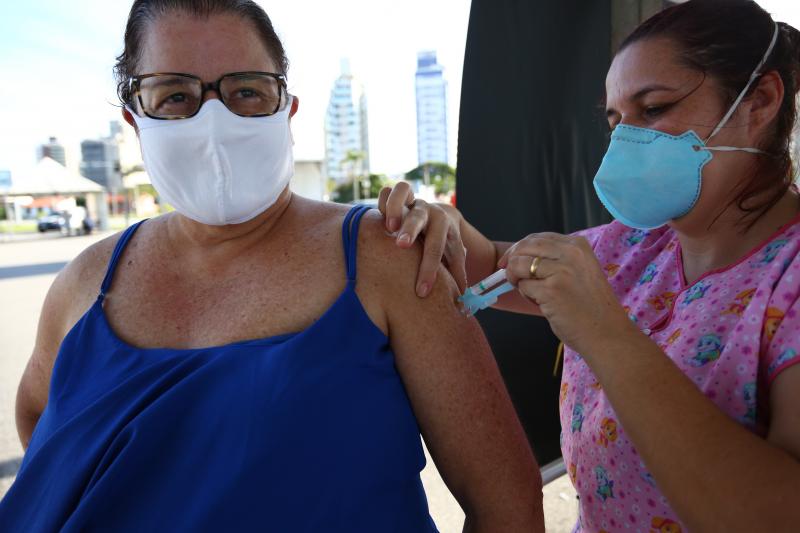 Das principais cidades da Grande Florian&oacute;polis, s&oacute; Palho&ccedil;a e S&atilde;o Jos&eacute; est&atilde;o mantendo a vacina&ccedil;&atilde;o – Foto: PMF/Divulga&ccedil;&atilde;o/ND