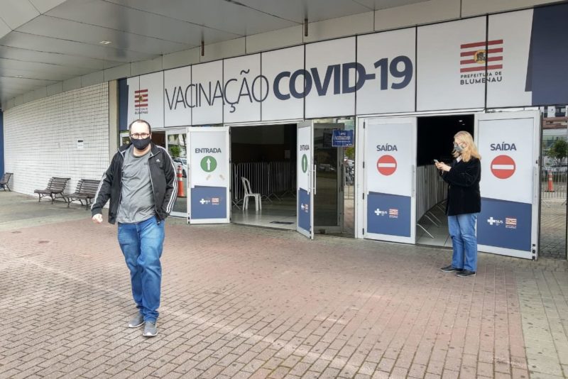 Central da vacina&ccedil;&atilde;o em Blumenau tem capacidade de imunizar 3,2 mil pessoas por dia – Foto: Diorgnes Lima/ND