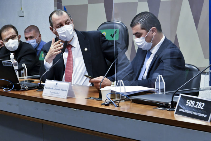 Deputado federal Luis Miranda (DEM-DF) [&agrave; dir.] em seu depoimento a CPI da Covid-19; den&uacute;ncia grave contra o governo Bolsonaro – Foto: Waldemir Barreto/Ag&ecirc;ncia Senado/ND