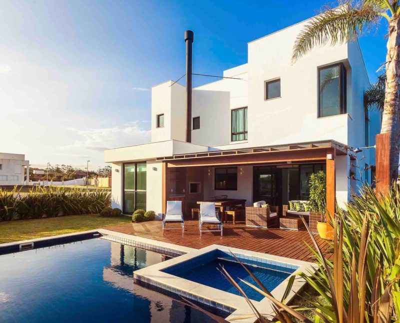 J&aacute; imaginou curtindo uma data importante ou s&oacute; um final de semana em um lugar assim? – Foto: Airbnb/Divulga&ccedil;&atilde;o/ND