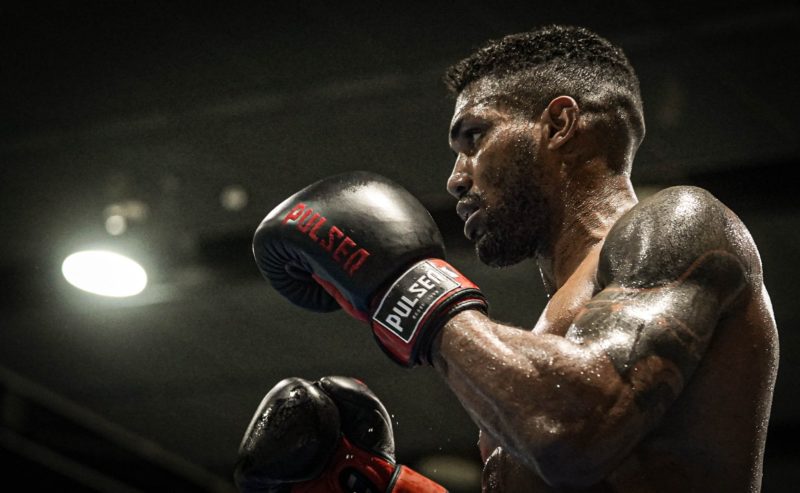 Abner Teixeira avança no boxe – Foto: Rafael Bello/COB