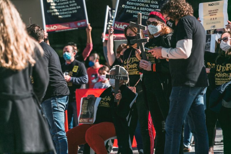 Protesto contou com presen&ccedil;a expressiva de aposentados pelo Estado – Foto: Bruno Colla&ccedil;o/Ag&ecirc;nciaAL