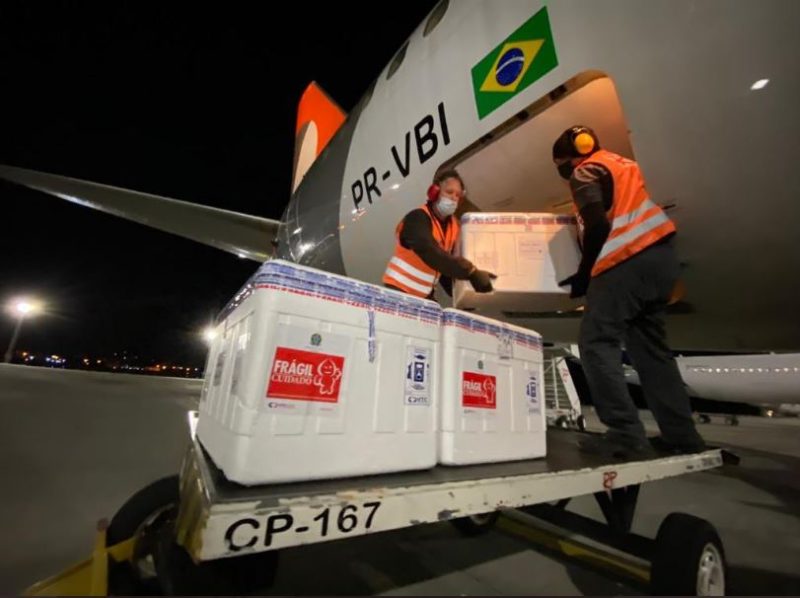 Aporte com pouco mais de 94 mil doses chegou em Florian&oacute;polis entre o final de segunda e in&iacute;cio da tar&ccedil;a (20). – Foto: Secom/divulga&ccedil;&atilde;o