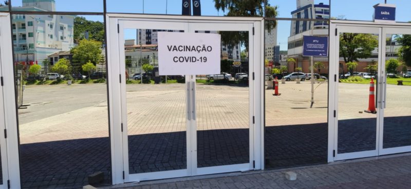 Central de Vacina&ccedil;&atilde;o da Covid-19 em Blumenau – Foto: St&ecirc;v&atilde;o Limana/NDTV/Arquivo