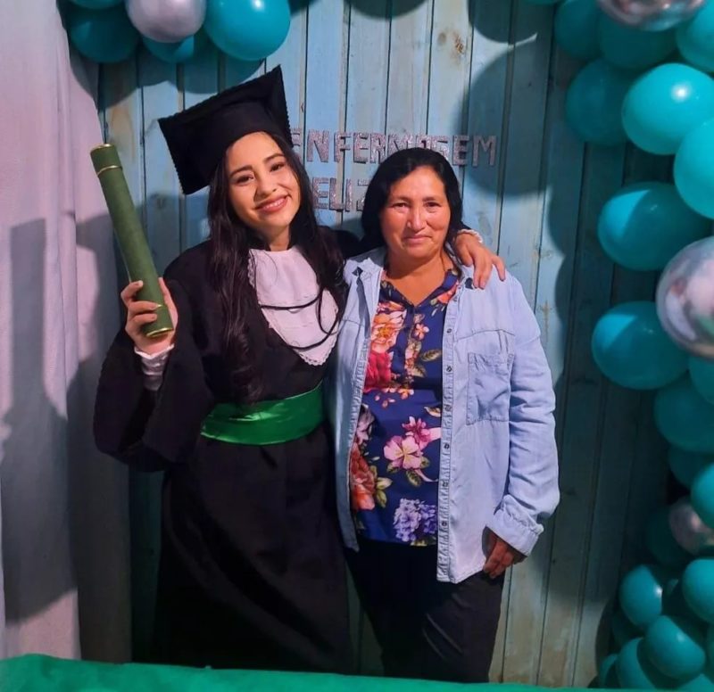Família orgulhosa da conquista. – Foto: Arquivo pessoal/Divulgação/ND