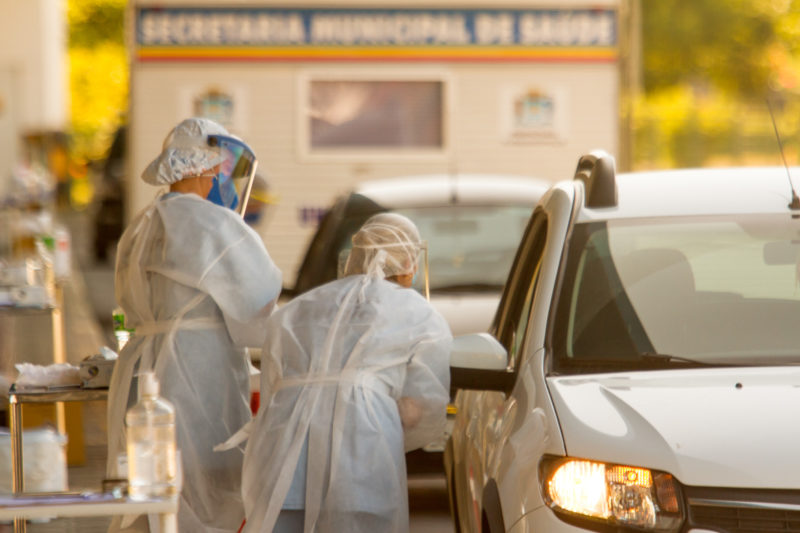 Trabalhadores da sa&uacute;de ainda batalham diariamente na linha de frente para conter o avan&ccedil;o da pandemia em Santa Catarina – Foto: Flavio Tin/Arquivo/ND