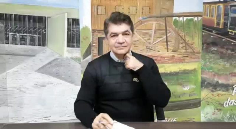 Prefeito de Crici&uacute;ma, Cl&eacute;sio Salvaro conversa nesta ter&ccedil;a-feira com o secret&aacute;rio de Sa&uacute;de sobre passaporte da vacina Foto: Divulga&ccedil;&atilde;o/Decom/ND