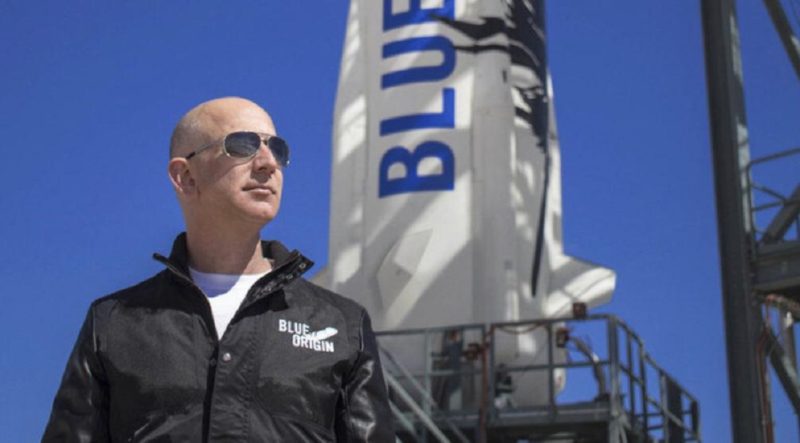 Jeff Bezos viajou ao espaço nesta terça (20) &#8211; Foto: Divulgação/ Blue Origin