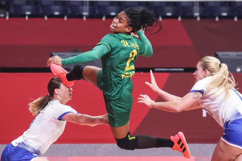 Handebol feminino, em grande atuação, empatou com as atuais campeãs olímpicas – Foto: Wander Roberto/COB/divulgação