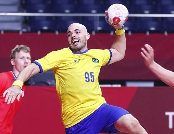 Seleção brasileira de handebol masculino perdeu a segunda em dois jogos; situação complicada – Foto: COB/divulgação