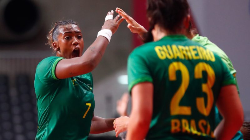 Seleção brasileira de handebol despachou a seleção da Hungria – Foto: COB/divulgação