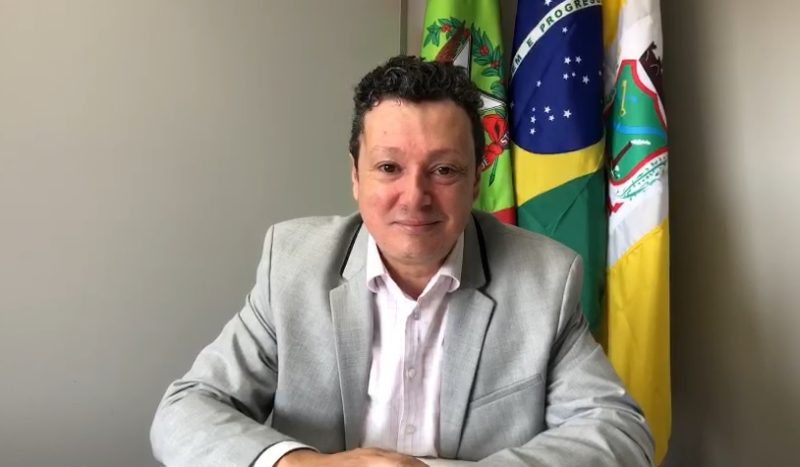 Secretário de Educação gera polêmica após comentário sobre qualidade na educação