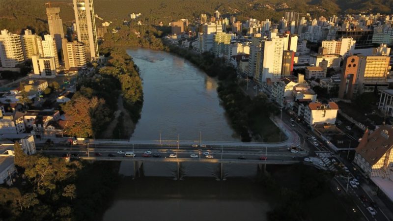 Centro de Blumenau possui diversas op&ccedil;&otilde;es de estadia com boa localiza&ccedil;&atilde;o – Foto: Eraldo Schnaider/PMB/ND