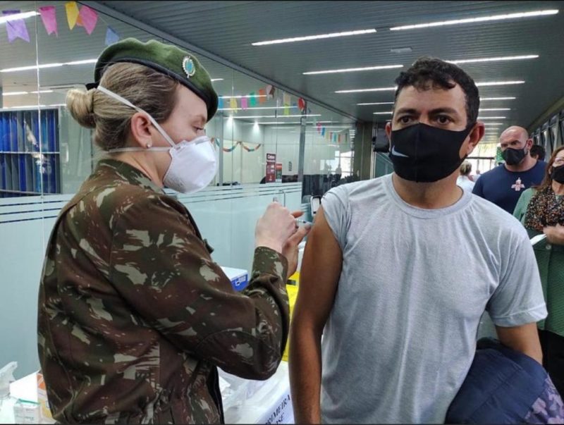 Foram aplicadas 3,5 mil doses de vacina contra a Covid-19 neste s&aacute;bado (10) em Crici&uacute;ma – Foto: Divulga&ccedil;&atilde;o/28&ordm;GAC/ND