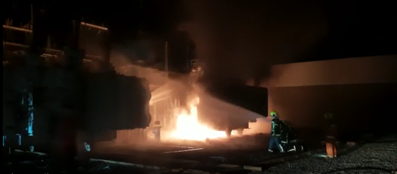 Equipes do Corpo de Bombeiros de Itaja&iacute; e Balne&aacute;rio Cambori&uacute; auxiliaram no combate &agrave;s chamas – Foto: Corpo de Bombeiros/Divulga&ccedil;&atilde;o