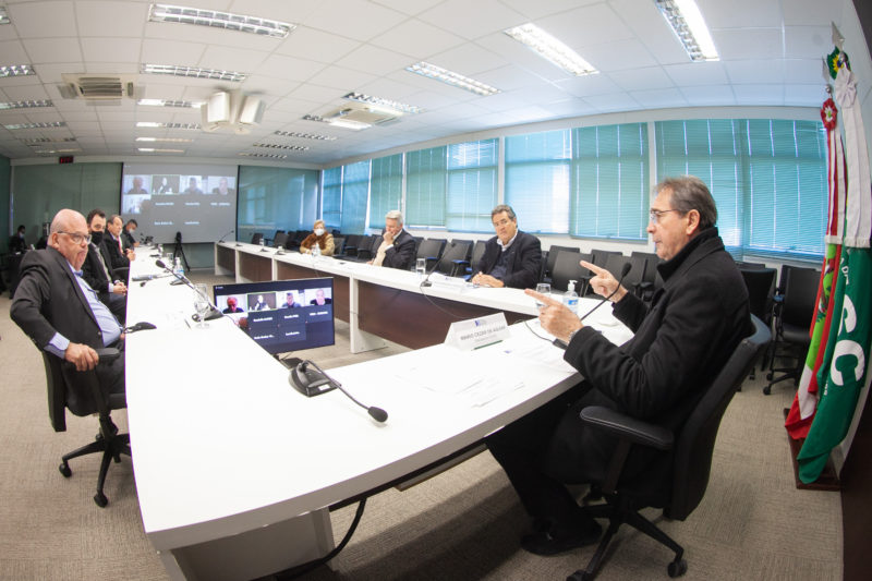 Após reunião COFEM emite nota contra aumento do fundo eleitoral