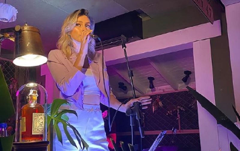 Cantora Flora Cruz falou sobre carreira e sucesso – Foto: Reprodução/Instagram