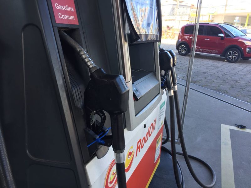 Valor atual do litro da gasolina gira em torno de R$ 5,60 – Foto: Gustavo Bruning/Arquivo/ND