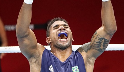 Abner Texeira garantiu medalha para o Brasil no boxe ao avançar para as semifinais em Tóquio – Foto: Gaspar Nóbrega/COB