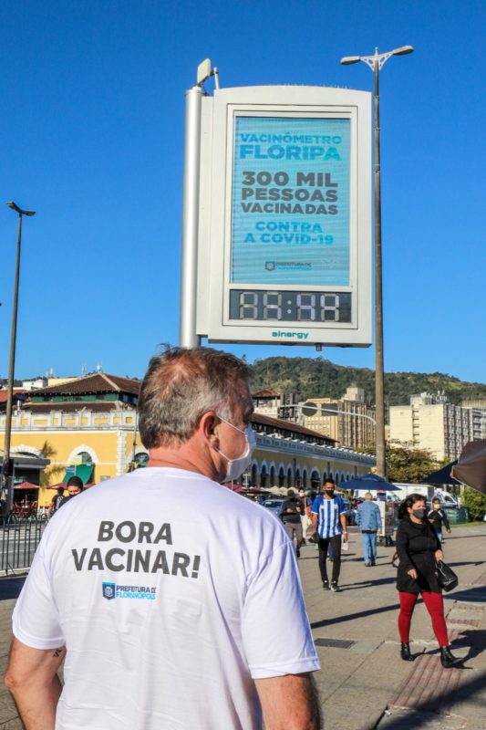 Florianópolis passou de 300 mil vacinados nesta quinta-feira (22) – Foto: Cristiano Andujar/PMF