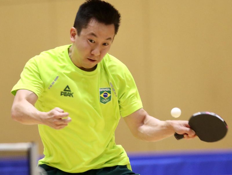 Gustavo Tsuboi teve boa vit&oacute;ria sobre Ovidiu Ionescu por 4 a 1 – Foto: Gaspar N&oacute;brega/COB