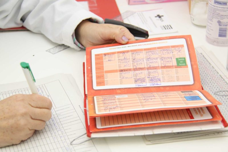 Decreto torna obrigat&oacute;ria a apresenta&ccedil;&atilde;o de comprovante de vacina&ccedil;&atilde;o para as crian&ccedil;as que frequentam as unidades de educa&ccedil;&atilde;o infantil ou escolas da rede municipal de educa&ccedil;&atilde;o – Foto: PMB/Marcelo Martins