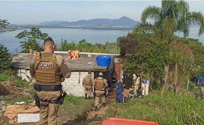 N&atilde;o houve v&iacute;timas durante o inc&ecirc;ndio – Foto: Pol&iacute;cia Militar/Divulga&ccedil;&atilde;o/ND