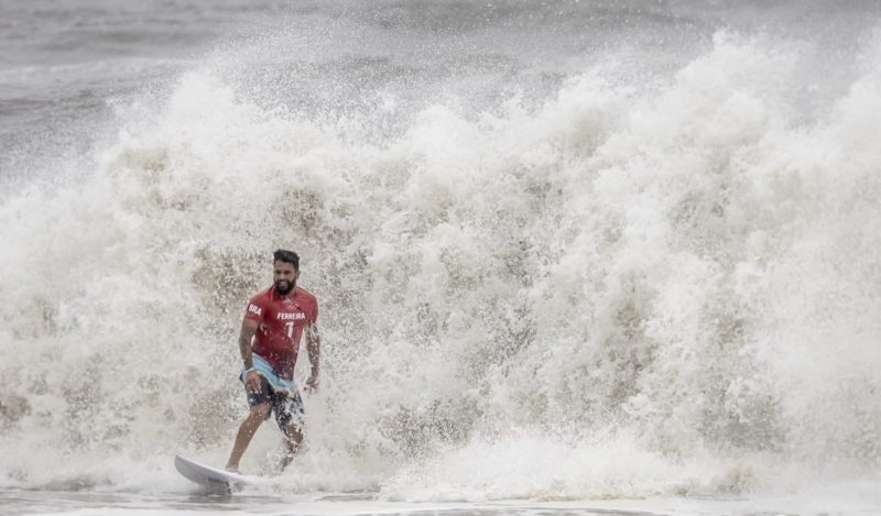 Ítalo superou o australiano Wade Carmichael por 14,00 a 13,30 pontos – Foto: Jonne Roriz/COB/ND