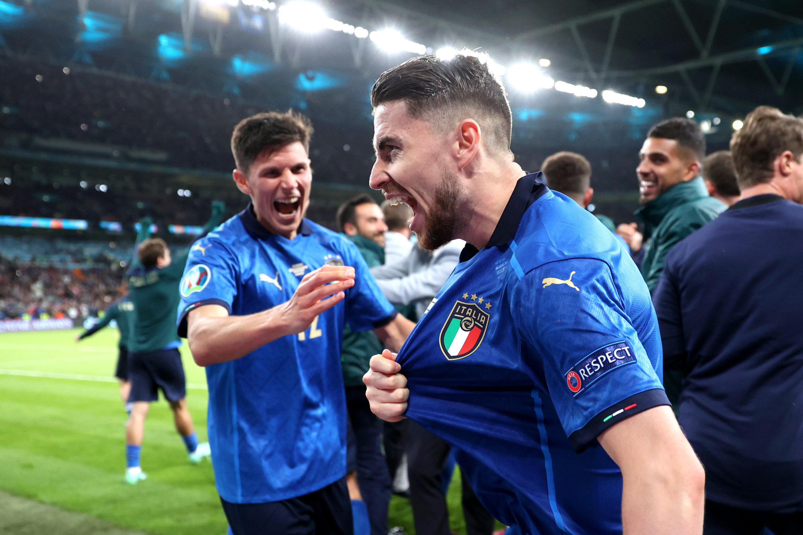 Jorginho é eleito o melhor jogador da Europa na temporada 2020/21