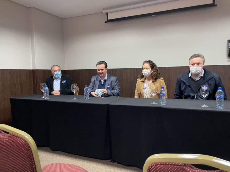 Kassab no início da coletiva – Foto: Moacir Pereira