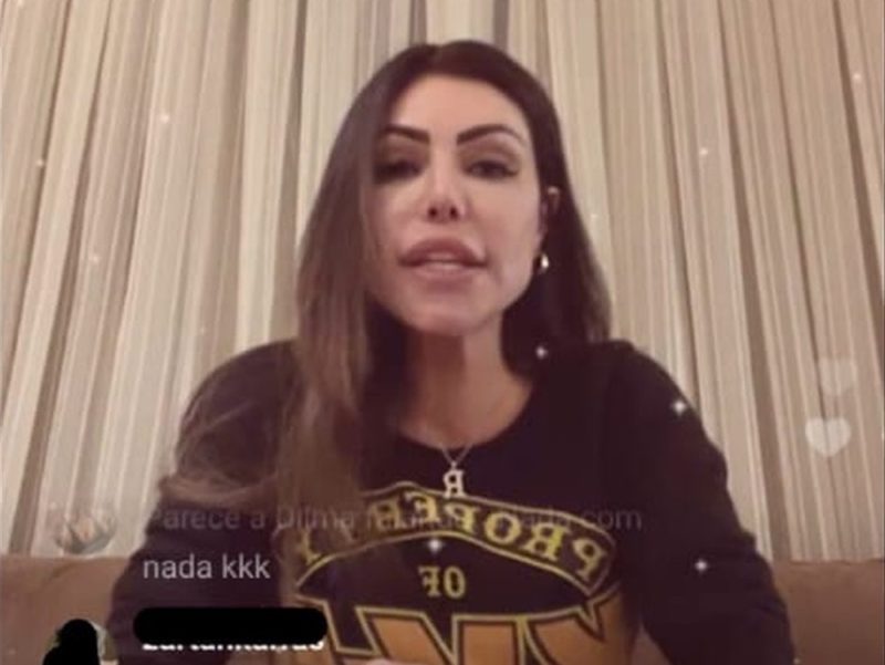 Na transmiss&atilde;o ao vivo, a modelo se disse “arrependida” dos gritos&nbsp;– Foto: Reprodu&ccedil;&atilde;o/Instagram