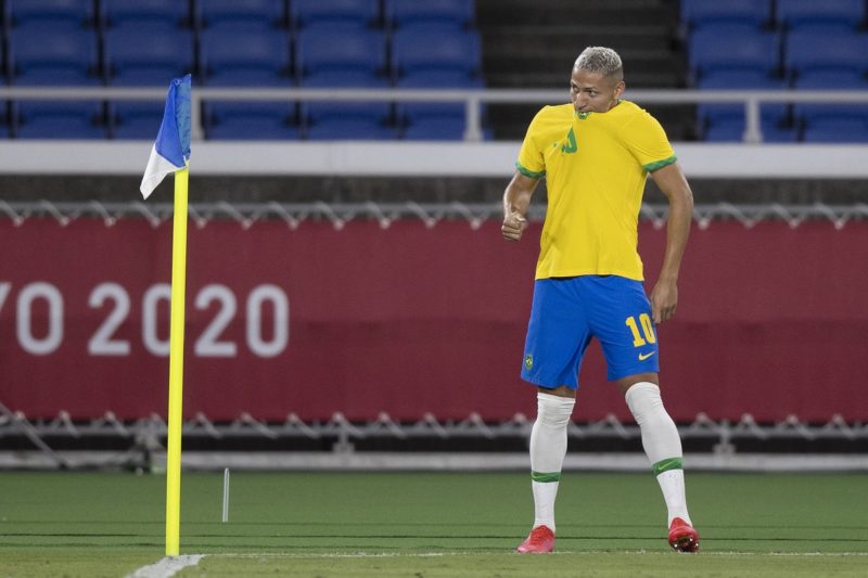 Richarlison faz três gols e Brasil derrota Alemanha na estreia das  Olimpíadas